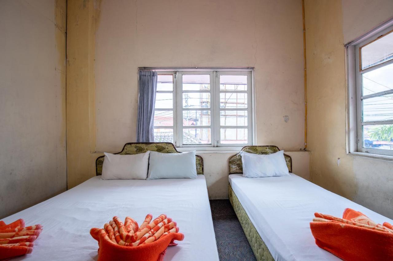 Hotel Jogja Букиттинги Экстерьер фото