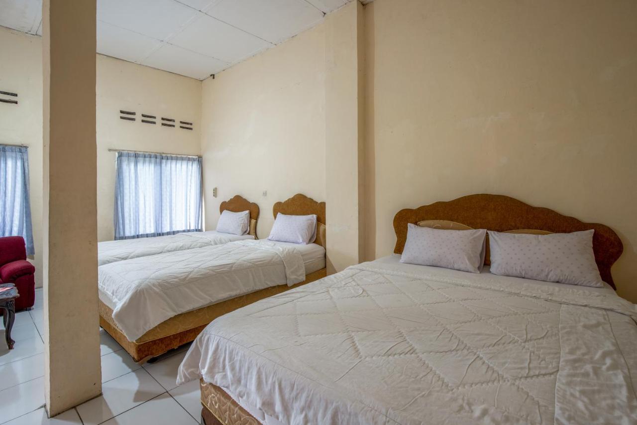 Hotel Jogja Букиттинги Экстерьер фото