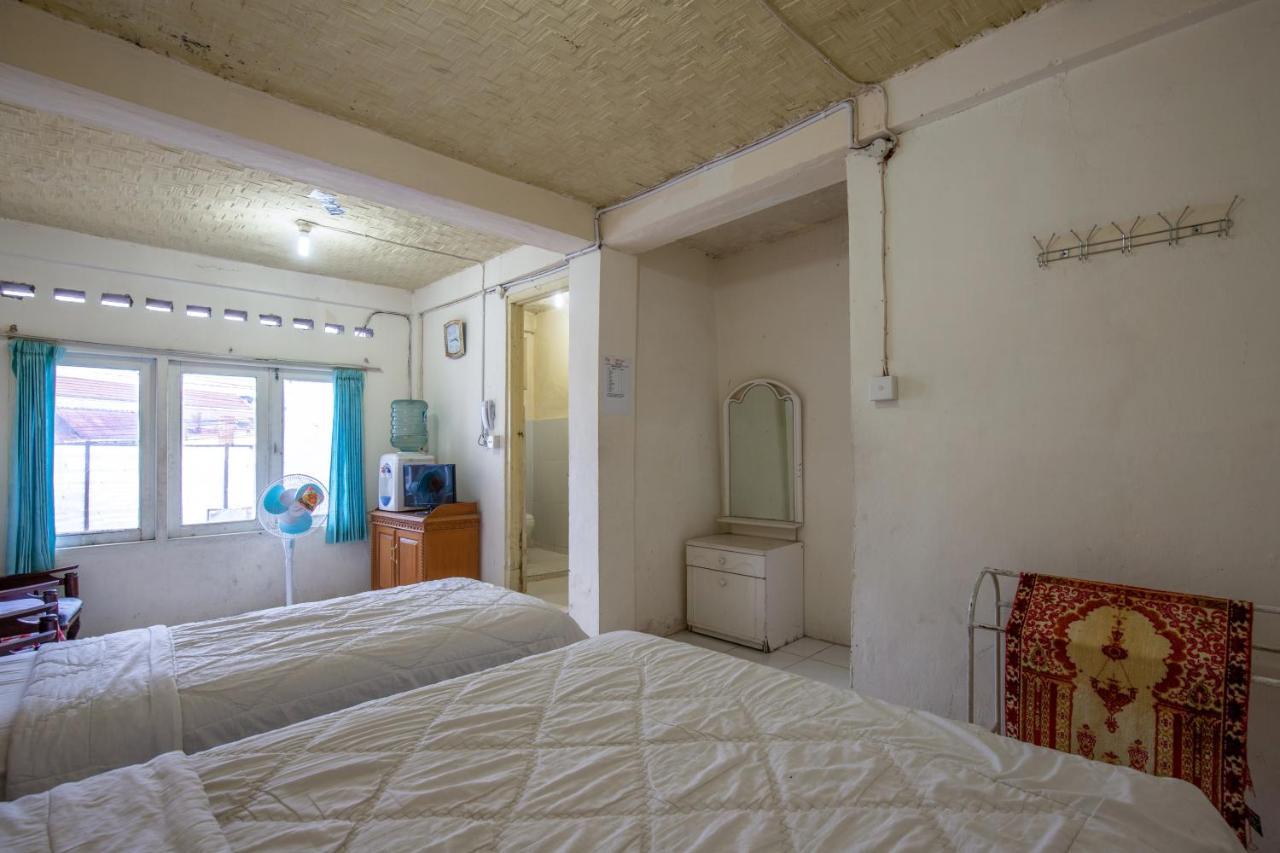 Hotel Jogja Букиттинги Экстерьер фото