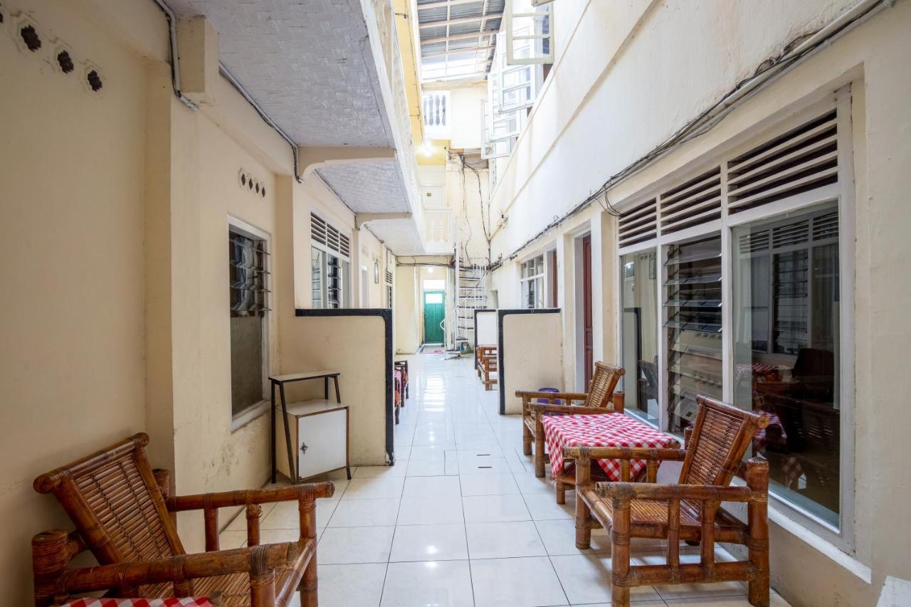 Hotel Jogja Букиттинги Экстерьер фото