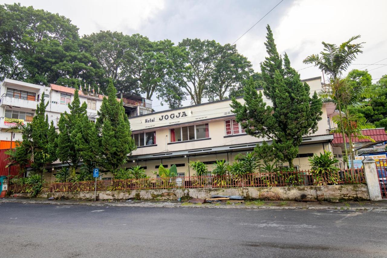 Hotel Jogja Букиттинги Экстерьер фото