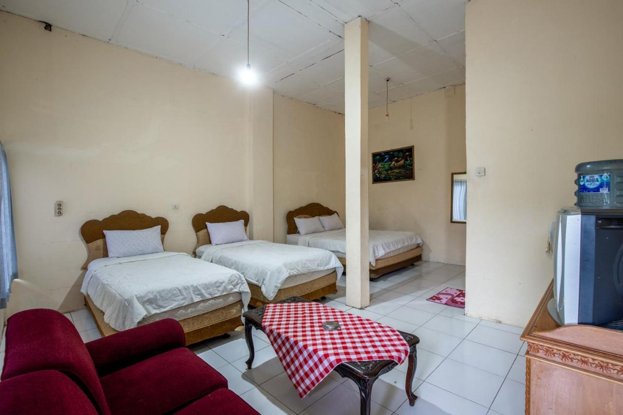 Hotel Jogja Букиттинги Экстерьер фото