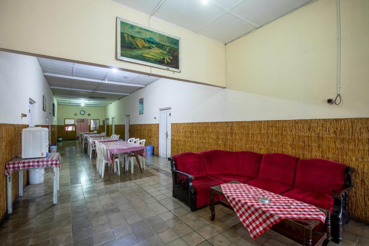 Hotel Jogja Букиттинги Экстерьер фото