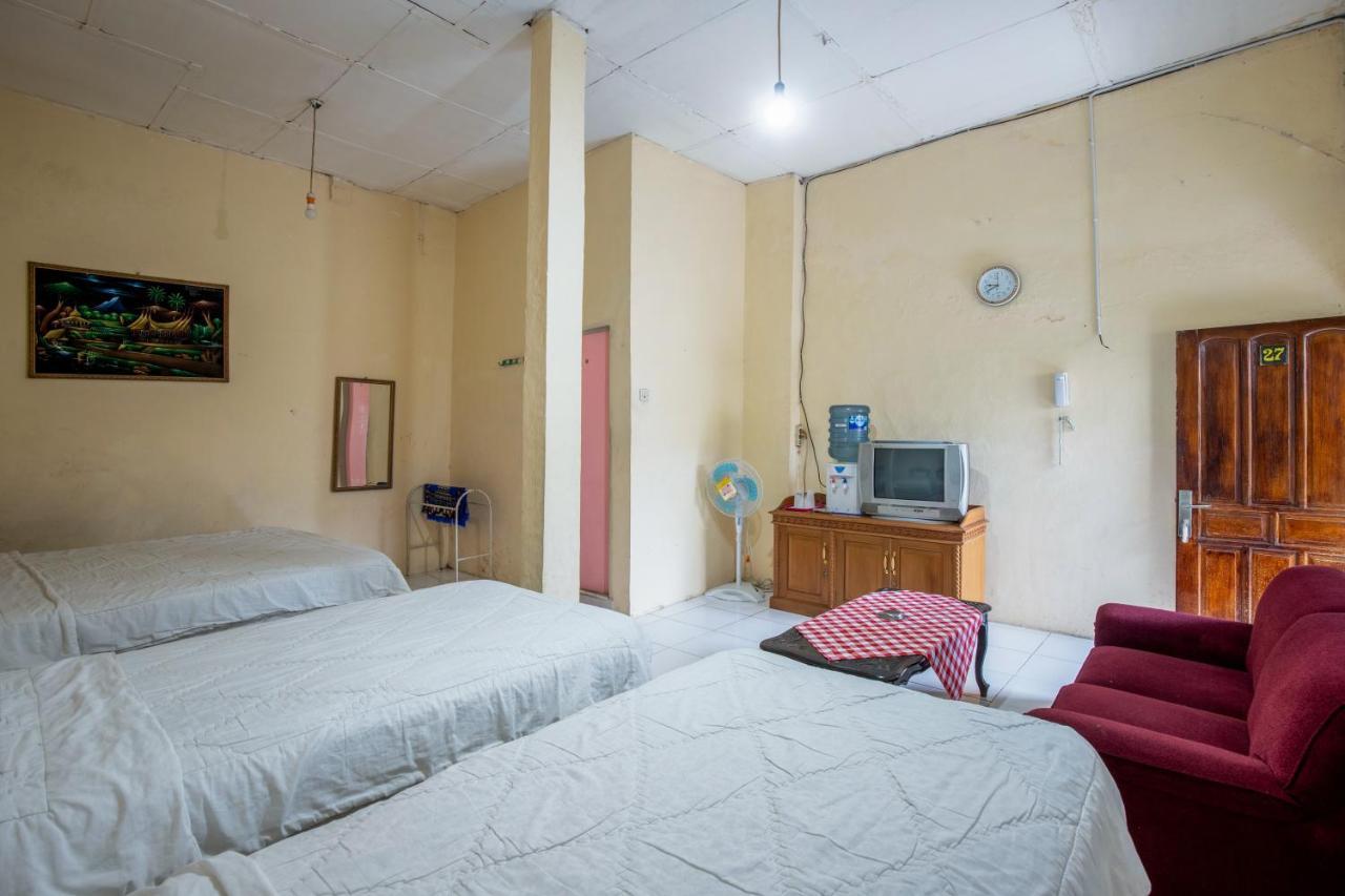Hotel Jogja Букиттинги Экстерьер фото